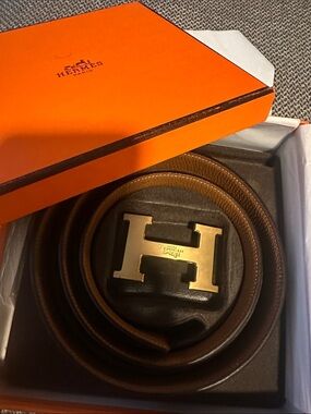 Reversible Leather Belt with Gold H Buckle - Black & Tan